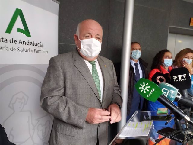 El consejero de Salud y Familias, Jess Aguirre, durante la rueda de prensa en Crdoba