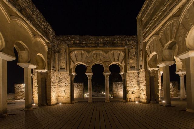 El Saln Basilical de Medina Azahara con iluminacin artstica