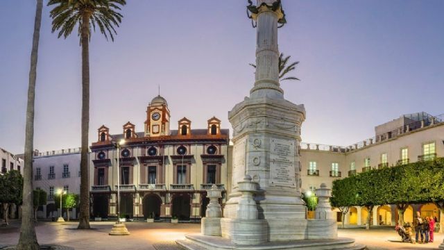 Imagen de la Plaza de la Constitucin de Almera, que se sita como segundo municipio en Espaa en libertad econmica, segn estudio de una fundacin