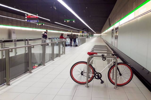 Bicicleta en el metro de Mlaga