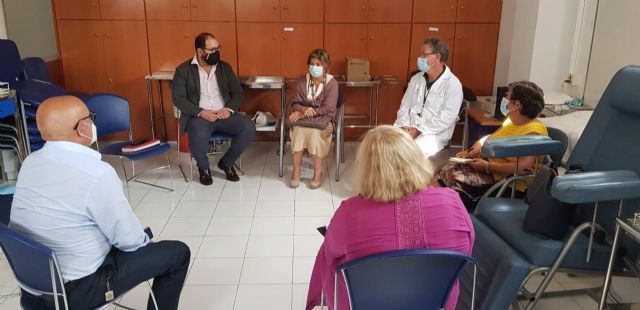 Paredes reunida con la Federacin Local de Asociaciones Vecinales de El Puerto