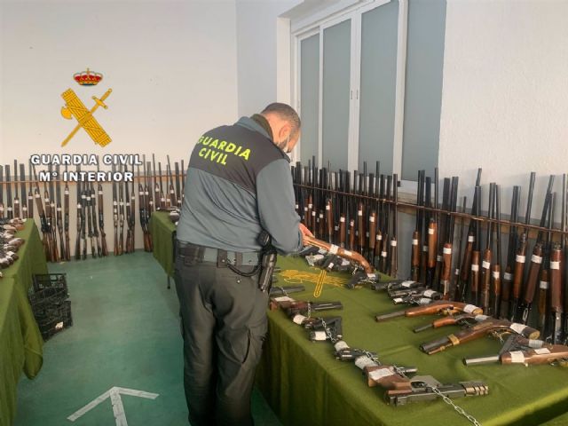 La Guardia Civil de Mlaga subastar 814 armas de distintas categoras