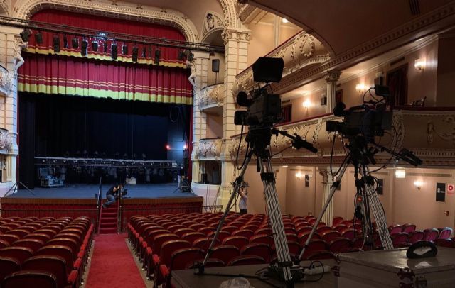 Grabacin de los conciertos Solos en vivo en el Gran Teatro de Huelva.