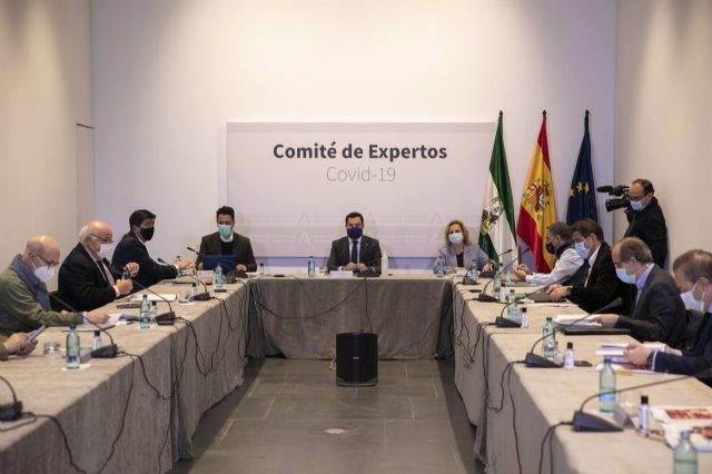 El presidente de la Junta de Andaluca, Juanma Moreno, en la ltima reunin del comit de expertos, el pasado 8 de enero.