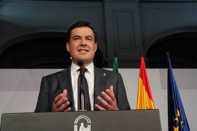 El presidente de la Junta de Andaluca, Juanma Moreno, en su comparecencia pblica tras la reunin del comit de expertos ante el coronavirus.