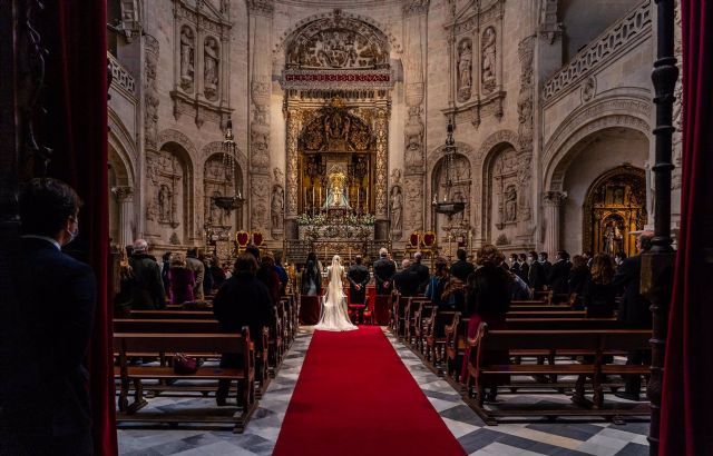 Una boda en el interior de la Catedral de Sevilla - Eduardo Briones - Europa Press