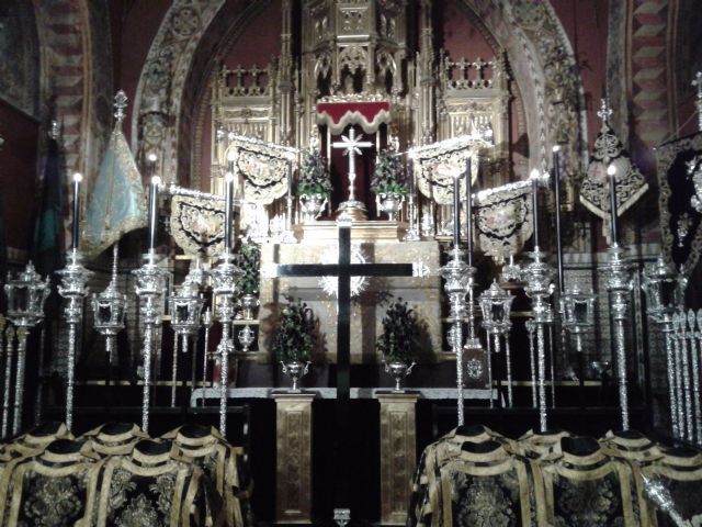 Altar de insignias de Santa Marta