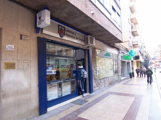Administracin de loteras en la calle Gil Cordero de Cceres