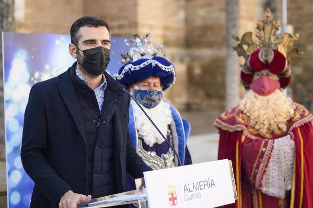 El alcalde de Almera durante la presentacin de la app para contactar con los Reyes Magos en la Navidad de 2020