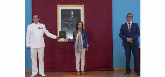 Margarita Robles con el almirante Jefe del Estado Mayor de La Armada y el rector de la Universidad de Cdiz