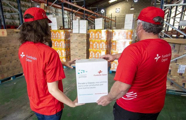 Fundacion Cepsa y Persan donan detergentes y suavizantes al Banco de Alimentos de Huelva