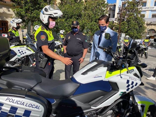 El Ayuntamiento de Granada incorpora diez motocicletas al parque mvil de la Polica Local
