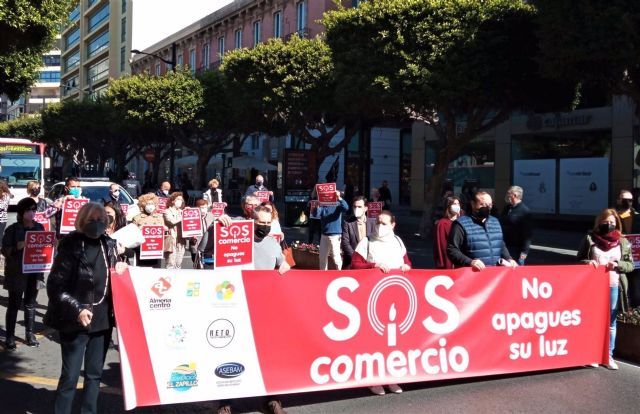 Concentracin de comerciantes en protesta por las restricciones contra el covid-19
