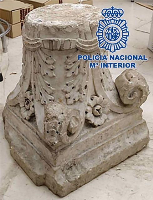 Capitel romano recuperado por la Polica Nacional