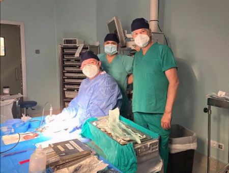 Dei zquierda a derecha el doctor Rivas, el doctor Uranga y Alonso Vanegas