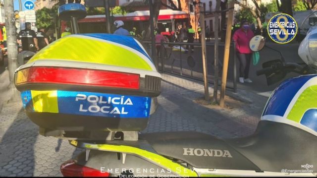 La Polica Local interviene en el accidente producido en Ponce de Len