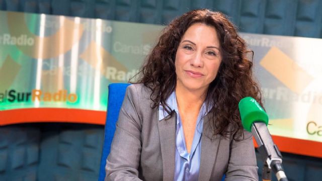 La consejera de Igualdad, Conciliacin y Polticas Sociales, Roco Ruiz, en una entrevista realizada por Radio Andaluca Informacin en el programa Camelamos Naquerar