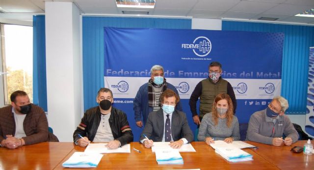 Firma del nuevo convenio colectivo del Metal en Sevilla firmado entre Fedeme y los sindicatos UGT y CCOO