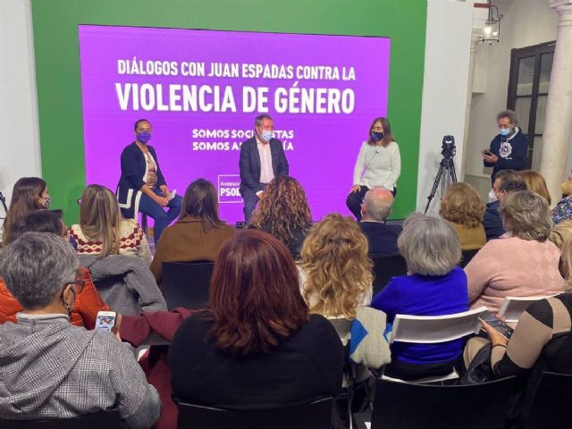 El secretario general del PSOE-A, Juan Espadas, participa en un acto sobre violencia de gnero en la sede del PSOE-A