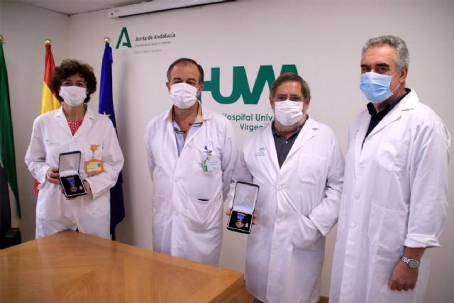 La Gerencia del Hospital Macarena, en el acto de reconocimiento a los doctores Ezequiel Barranco y Luca Fernndez