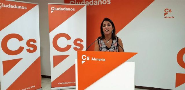 La secretaria autonmica de Relaciones Institucionales de Cs y presidenta del Parlamento andaluz, Marta Bosquet 