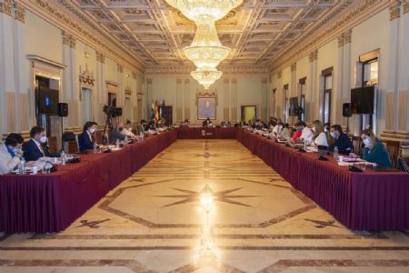 Pleno en el Ayuntamiento de Huelva correspondiente a la sesin de octubre
