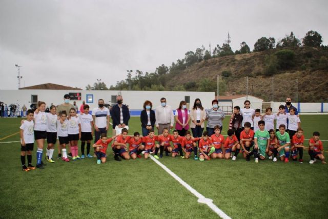 Ayuntamiento de La Zarza-Perrunal inaugura el campo de Ftbol La Laguna tras la mejora integral de las instalaciones
