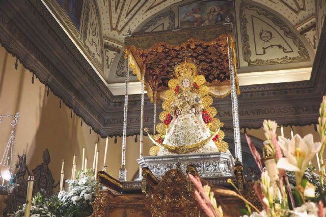 La Virgen del Roco con el traje de los Montpensier