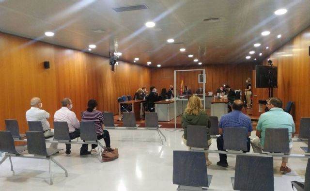 Previsto esta semana el juicio al alcalde y a la exregidora de Manilva por traspasos irregulares de fondos