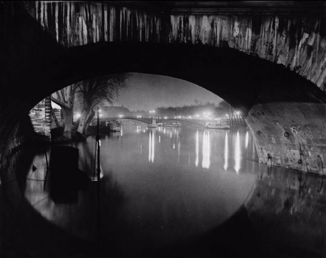 Brassa (1899-1984). La pasarela de Solfrino vista a travs del Pont Royal. Pars, 1931