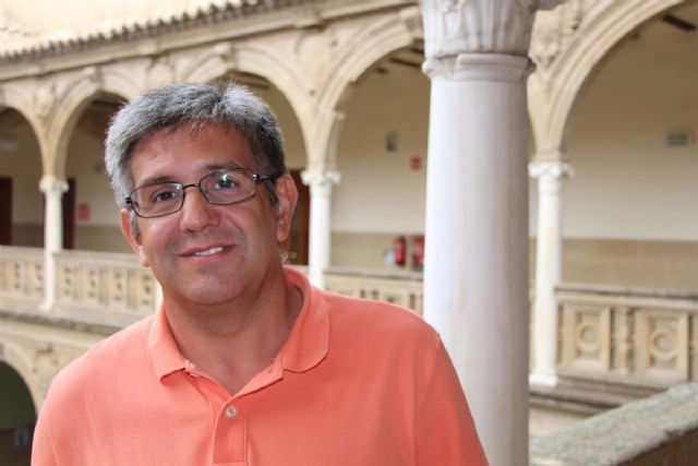 Profesor titular del grado de Periodismo de la Universidad de Mlaga (UMA), Francisco Javier Paniagua