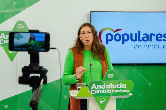 La secretaria general del PP de Andaluca, Loles Lpez, este lunes en rueda de prensa