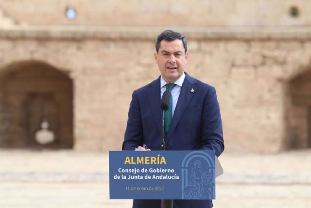 El presidente de la Junta de Andaluca, Juanma Moreno, este martes en la rueda de prensa del Consejo de Gobierno en Almera