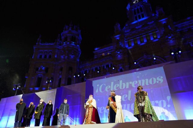 Los Reyes Magos celebran el reencuentro con los nios de Madrid