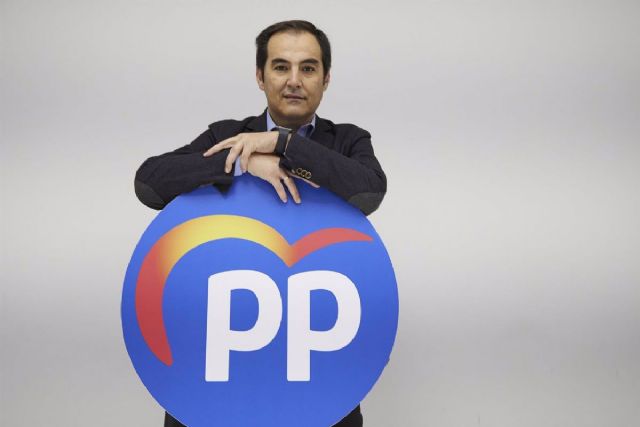 El portavoz del grupo parlamentario Popular, Jos Antonio Nieto, posa durante la entrevista a EuropaPress en la sede del Partido Popular de Andaluca - Joaqun Corchero - Europa Press