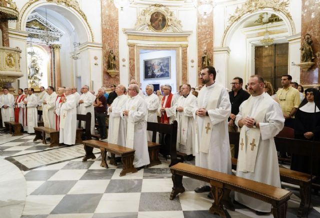 Press1 a press4: Misa en la Baslica de la Virgen de Valencia, presidida por el cardenal Caizares. Foto: MJess Fernndez