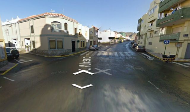 Calle Vulcano de la pedana de La Curva (Adra)