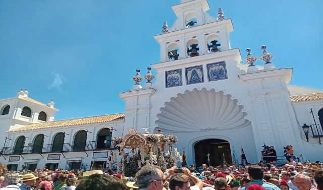 Presentacin de hermandades ante la Ermita Santuario de la Virgen del Roco